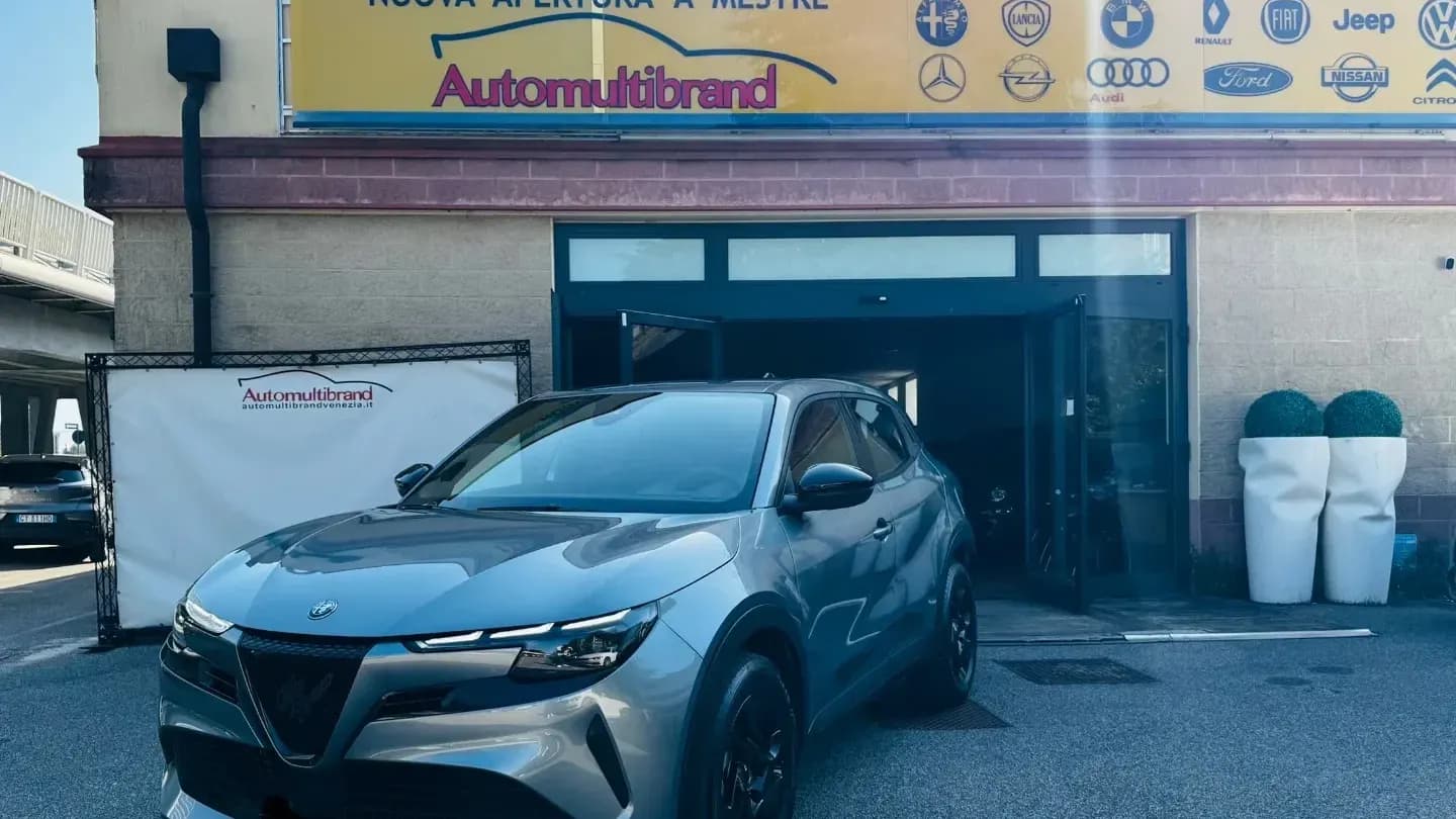 Alfa Romeo Junior 1.2 136 CV Hybrid eDCT6 Speciale