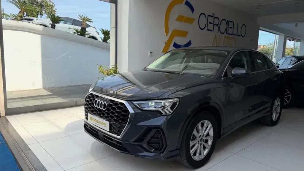 Audi Q3 SPB 45 TFSI e S tronic Business Plus da €320,00 me