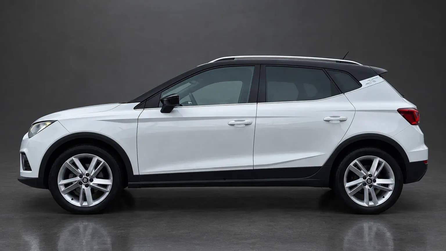 SEAT Arona 1.0TGI FR-CERCHI17-CRUISE-NAVI-SENSORI-DIURNI LEED